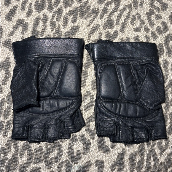 Harley Davidson fingerless black leather biker gloves - Picture 2 of 5